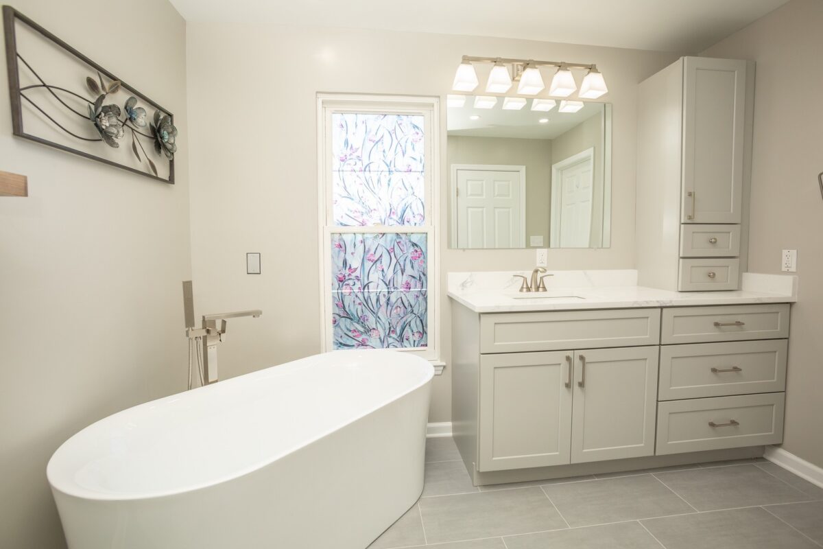 Bathroom remodel by Sam's Remodeling - recent project photo 1